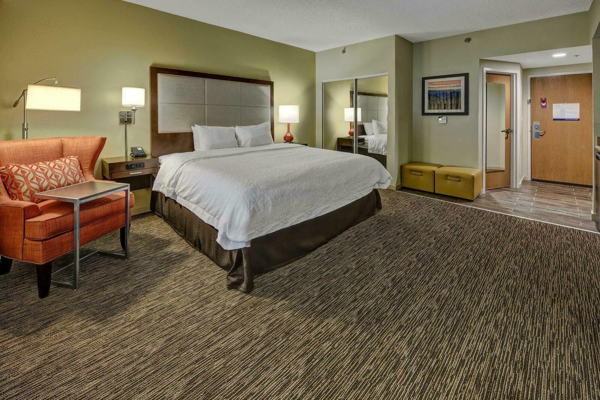 Hampton Inn & Suites Concord-Charlotte Zewnętrze zdjęcie